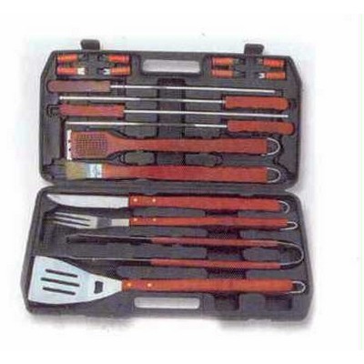 18 Piece BBQ Utensil Set in Plastic Case