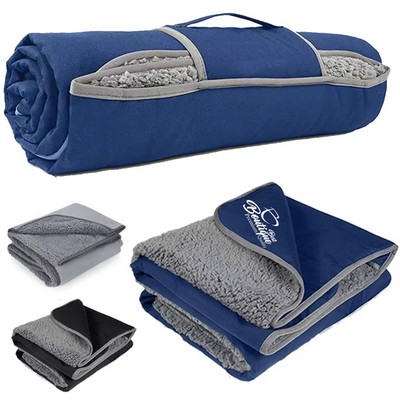 Waterproof Outdoor Blanket with Customizable Sherpa Lining