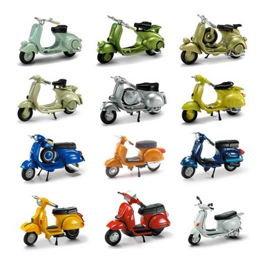 1:32 Scale D/C Vespa® Bike Assortment