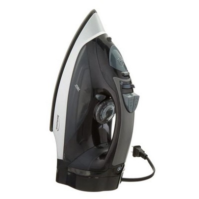 Steam Iron w/Retractable Cord