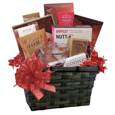 Merry Mingle Holiday Basket