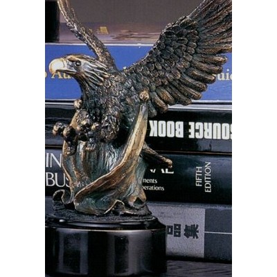 Copper Finish Raised Wing Eagle on Hollow Tree Trophy w/ Round Base (6"x7")